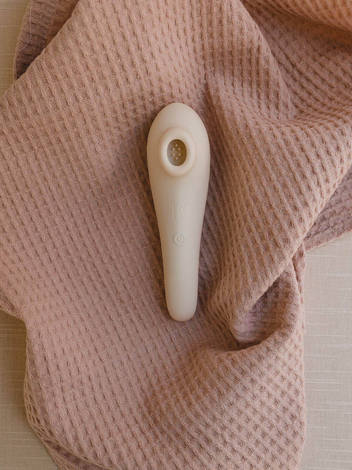 Jasmine | Elegant Clitoral Sucking Vibrator | Ocean Plastic
